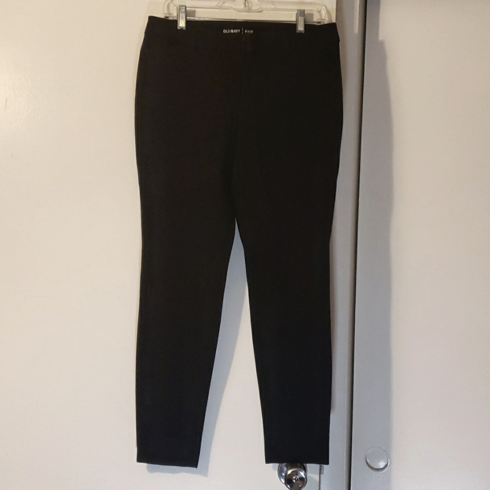 Black skinny Pixie pants. Old Navy. Size 10.